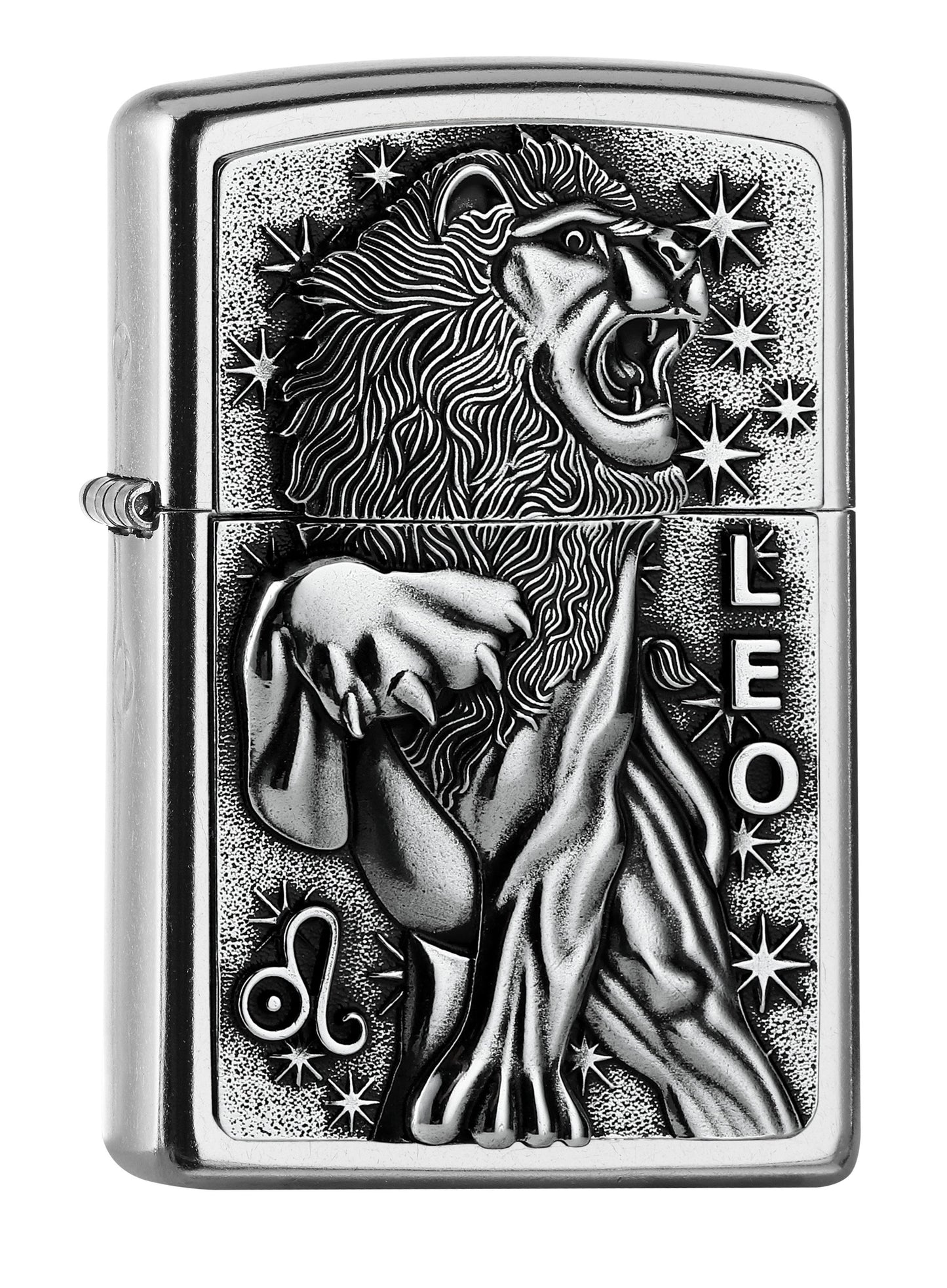 Widok z przodu kąt 3/4 zapalniczka Zippo chrom emblemat z lwem