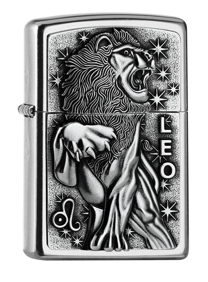 Widok z przodu kąt 3/4 zapalniczka Zippo chrom emblemat z lwem