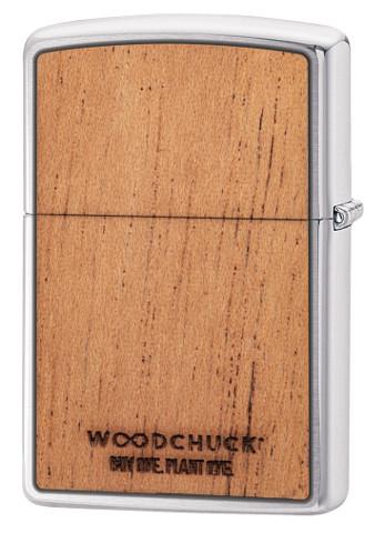 Widok z tyłu zapalniczka Zippo Woodchuck z napisem Woodchuck