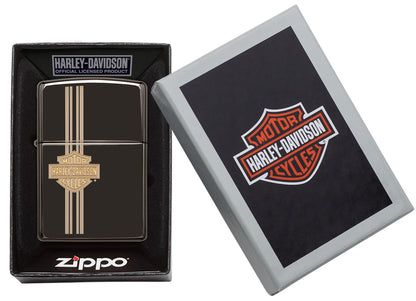 Zapalniczka Zippo czarna z wysokim połyskiem i wygrawerowanym małym logo Harley-Davidson w otwartym pudełku