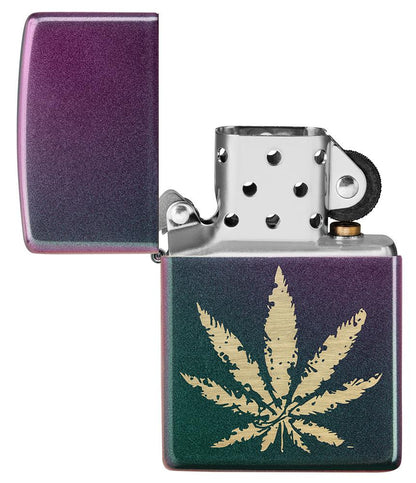 Zapalniczka Zippo Iridescent wygrawerowany laserowo liść konopi otwarta